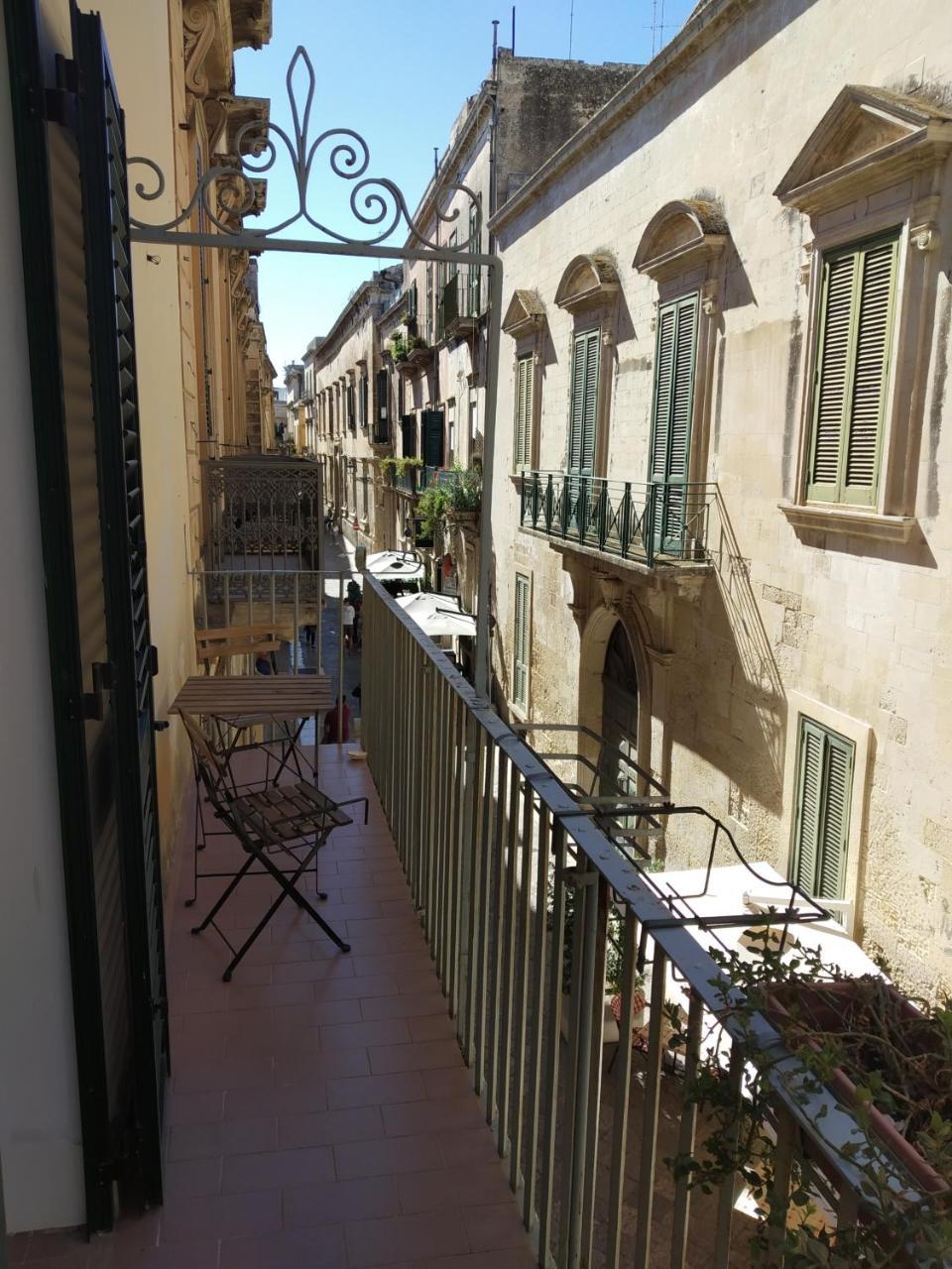 Dimora "I Santi Patroni" Aparthotel Lecce Exterior foto