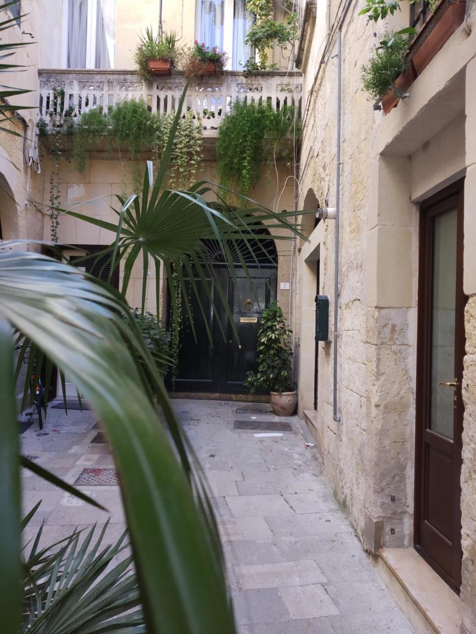 Dimora "I Santi Patroni" Aparthotel Lecce Exterior foto